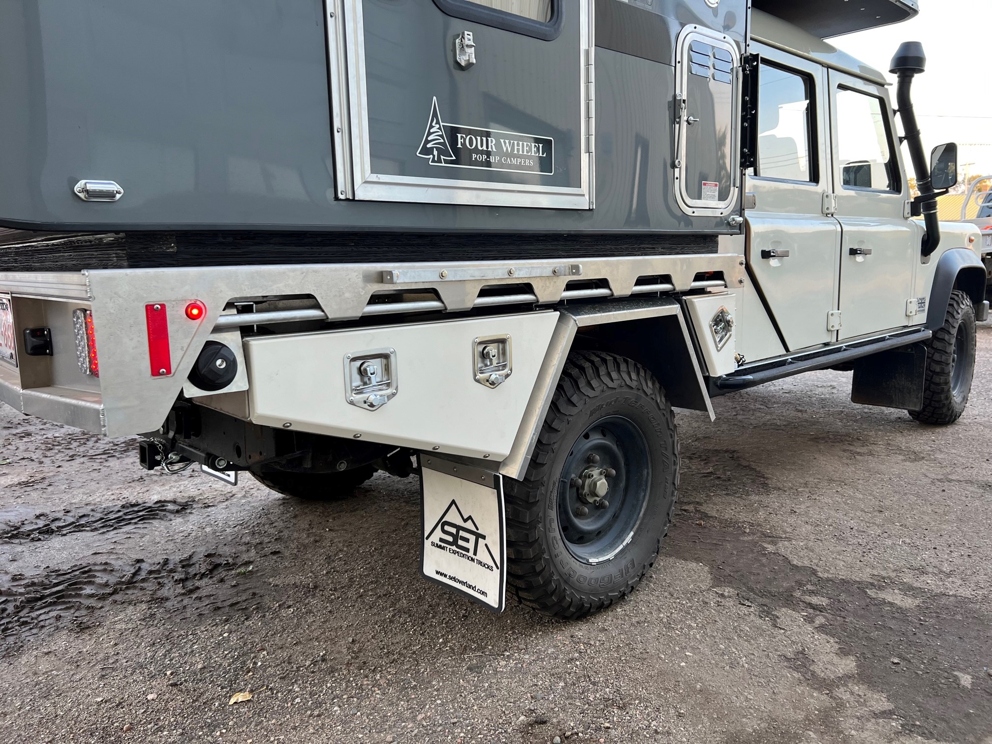 SUMMIT EXPEDITION TRUCKS LAND ROVER 130 DEFENDER 72 SERIES FWC FLATBED UTE TRAY 4