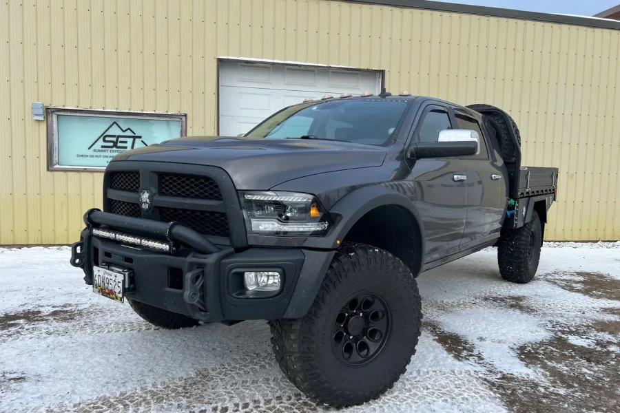 SUMMIT-EXPEDITION-TRUCKS-DODGE-RAM-3500-AEV-AMERICAN-EXPEDITIONARY-VEHICLES-7.5FT-FLATBED-TRAY-UTE-DECK