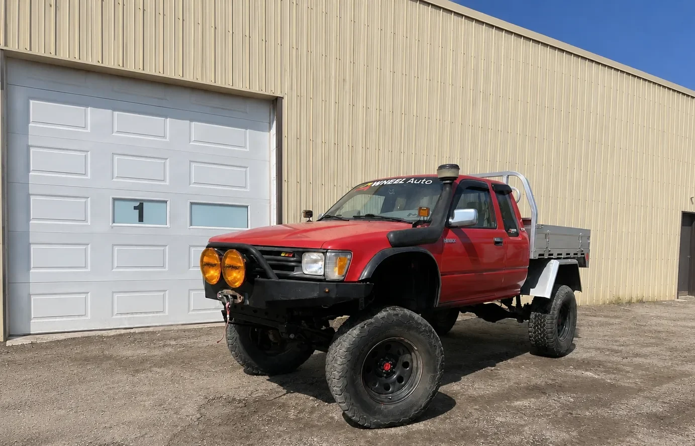 SUMMIT-EXPEDITION-TRUCKS-TOYOTA-HILUX-1991-FLATBED-UTE-TRAY-TRUCK-1
