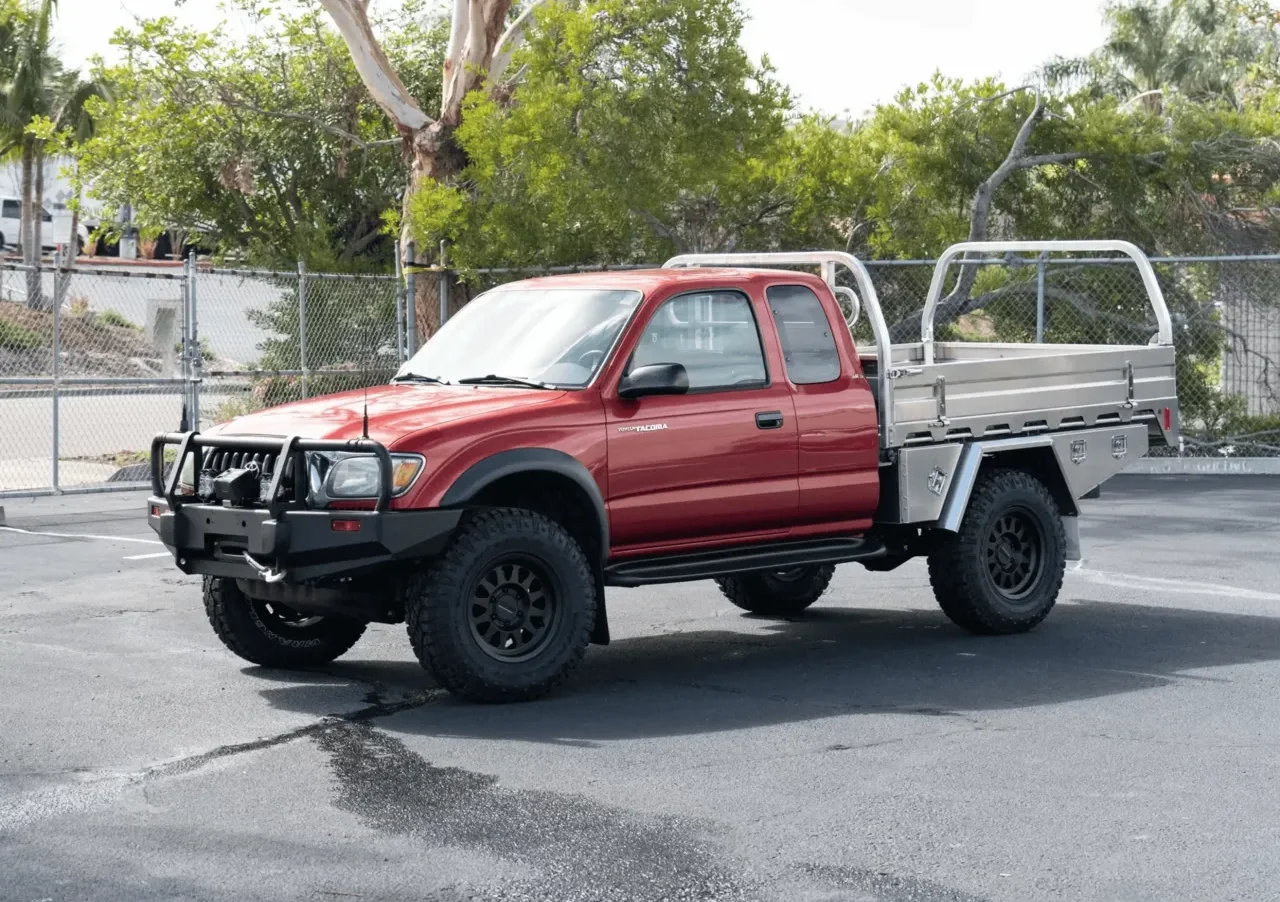 Summit Expedition Trucks flatbed truck build